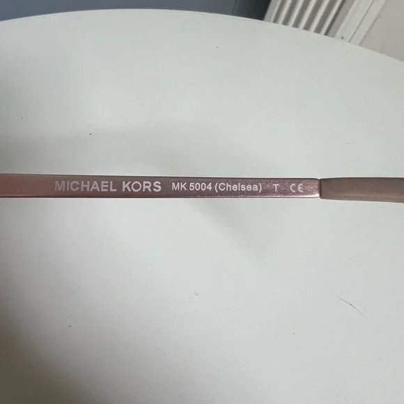 Michael Kors Women's Chelsea MK5004 Sunglasses in excellent condition - Picture 8 of 9